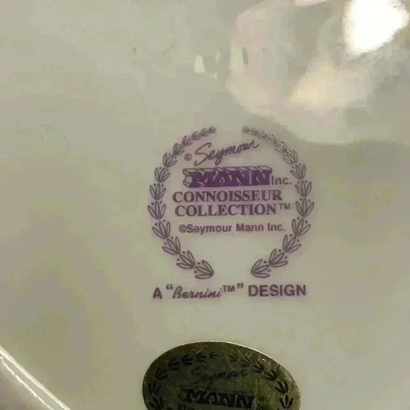 Cat and Butterfly Heart Shaped Trinket Porcelain Box - Picture 5 of 8